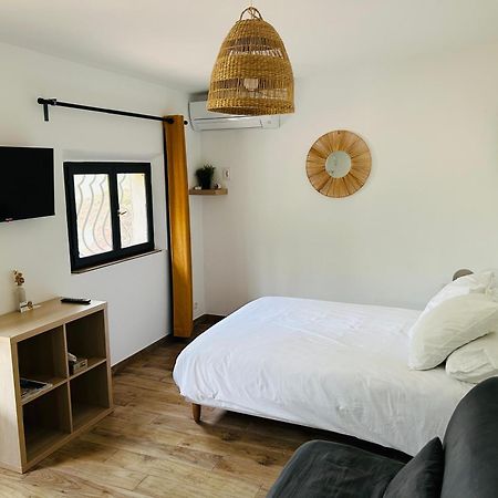 Le Cabanon Hotell Collobrières Exteriör bild