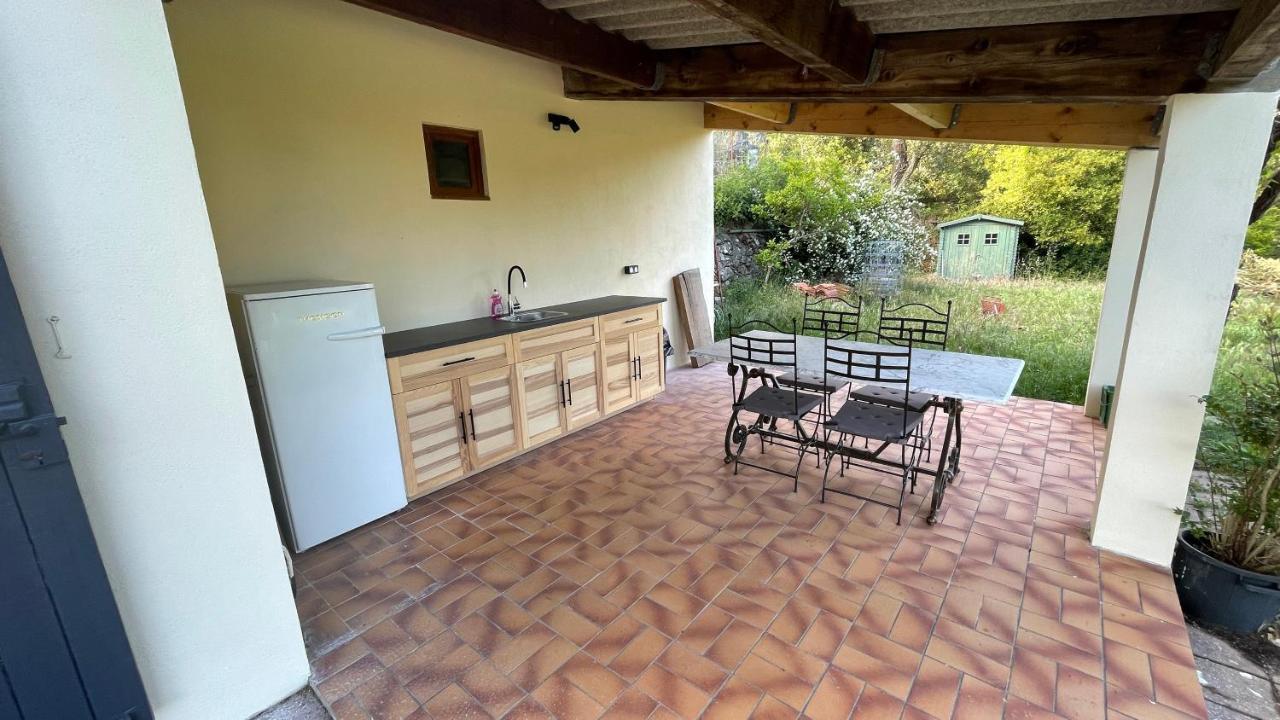 Le Cabanon Hotell Collobrières Exteriör bild